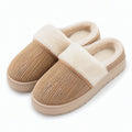 Zapatillas de casa talla 40/41 - textil acanalado beige con forro afelpado para invierno